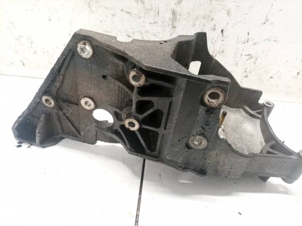 90512909G Chrysler Voyager 2005 Variklio kronsteinas ir Greiciu dezes kronsteinas - Thumbnail 2