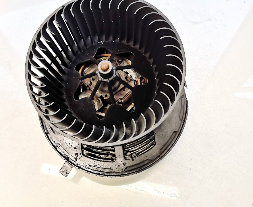 T1021327UC BMW X3 2012 Heater blower assy