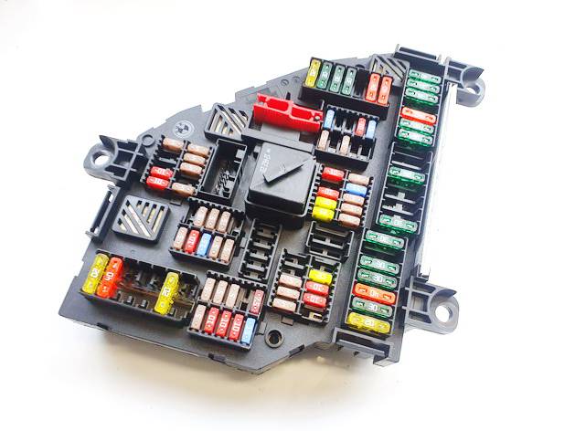926492301 BMW 5-Series 2012 Fuse box