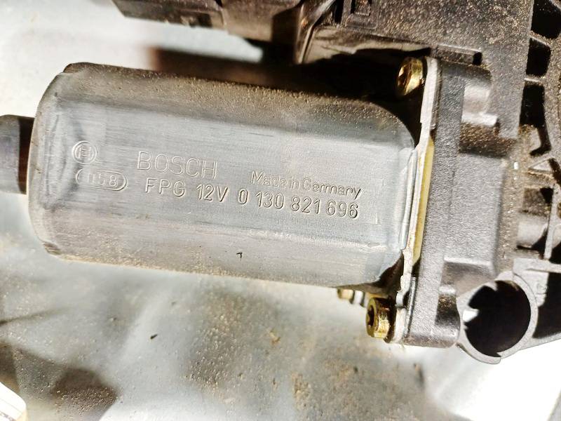 0130821696 Volkswagen Passat 2001 Durvju loga pacēlāja motors - AIZMUGURE PA LABI - Thumbnail 3