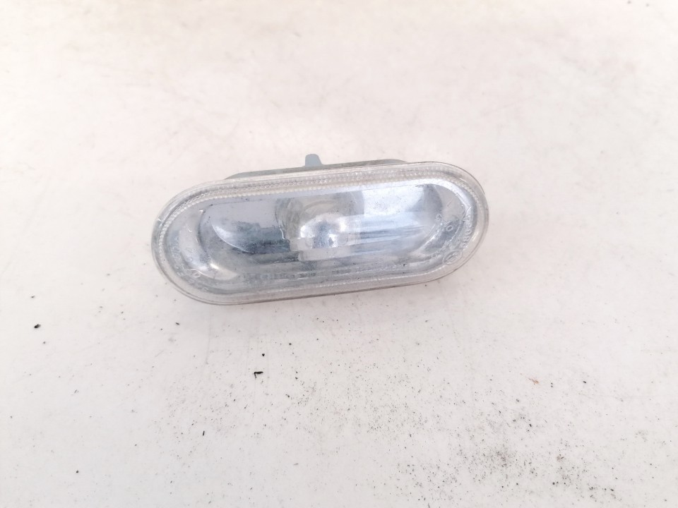 1J0949117 Volkswagen Golf 2001 Clear Side Repeaters - FRONT RIGHT