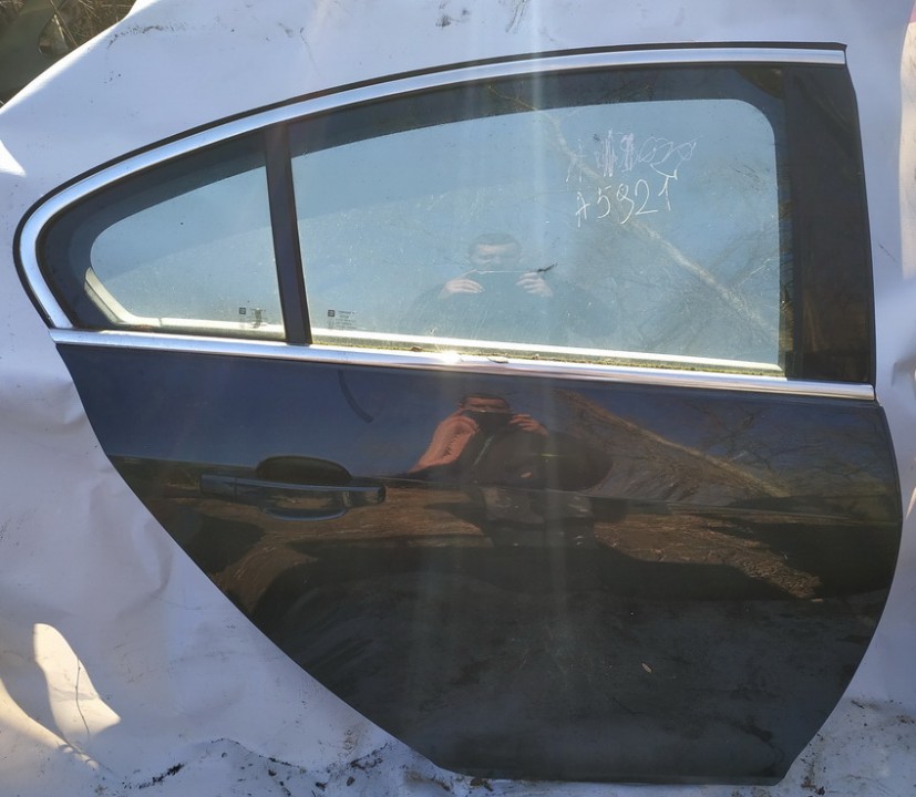 JUODOS Opel Insignia 2010 Durvis - AIZMUGURE PA LABI