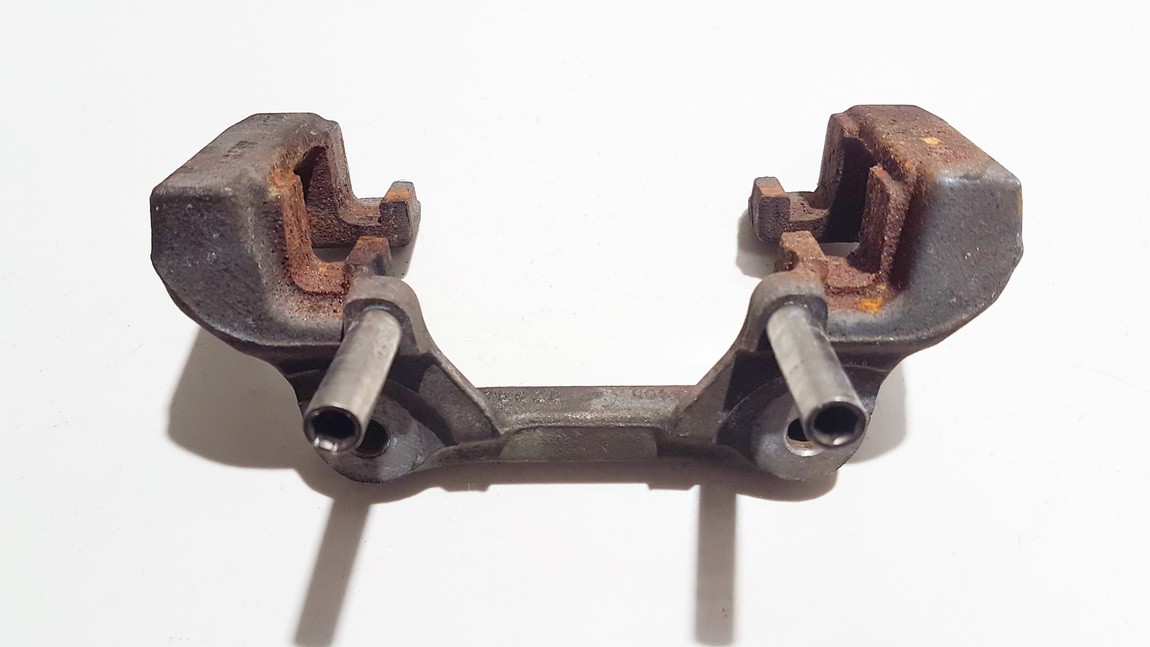 775926 BMW 3-Series 2016 Bremžu suporta skava  - PRIEKŠA PA LABI