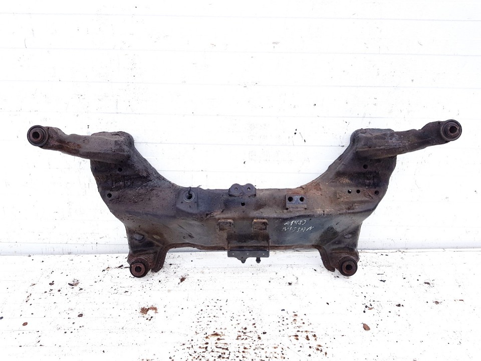 Nissan Almera Tino 2000 Belka silnika - PRZEDNIE