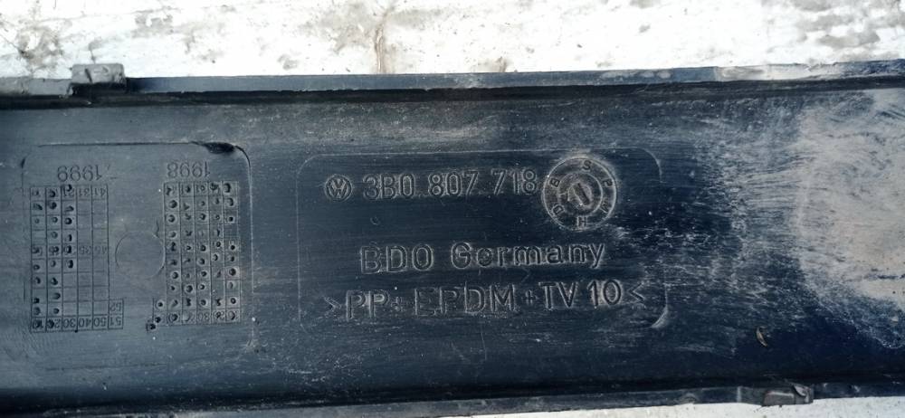 3B0807718 Volkswagen Passat 1999 Zierleiste Stoßstange Vorne Rechts - Thumbnail 3