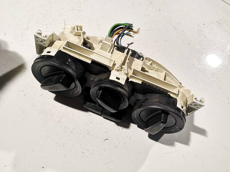 Skoda Octavia 2003 Climate Control Panel (heater control switches)