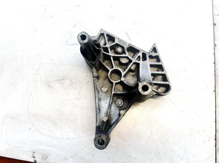 03G199207G Volkswagen Passat 2005 Wspornik silnika - Thumbnail 3