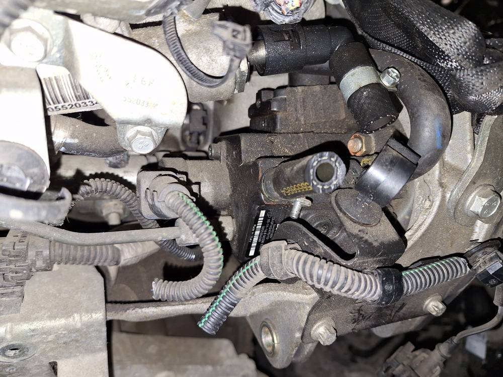 0445010097 Opel Zafira 2006 Augsta spiediena iesmidzināšanas sūknis