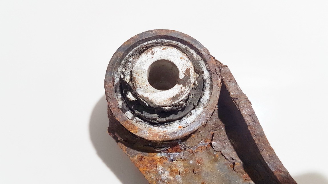 Volkswagen Passat 2006 Control Arm - REAR LEFT - Thumbnail 3