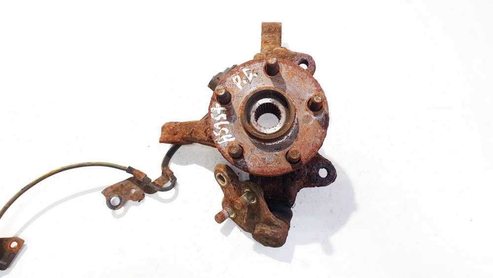 Toyota Avensis 2004 fusée avant droit