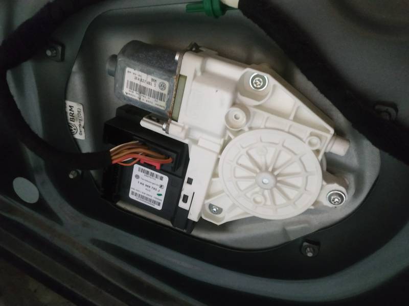 1K0959793J Volkswagen Golf 2006 Window Motor - FRONT LEFT