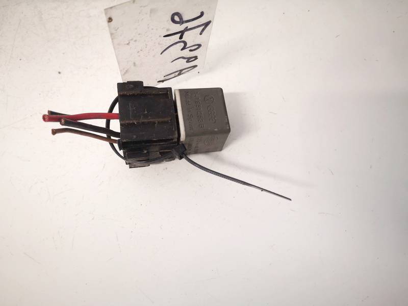 141951253B Volkswagen Transporter 1996 RELÉ PARA AUTOMÓVIL