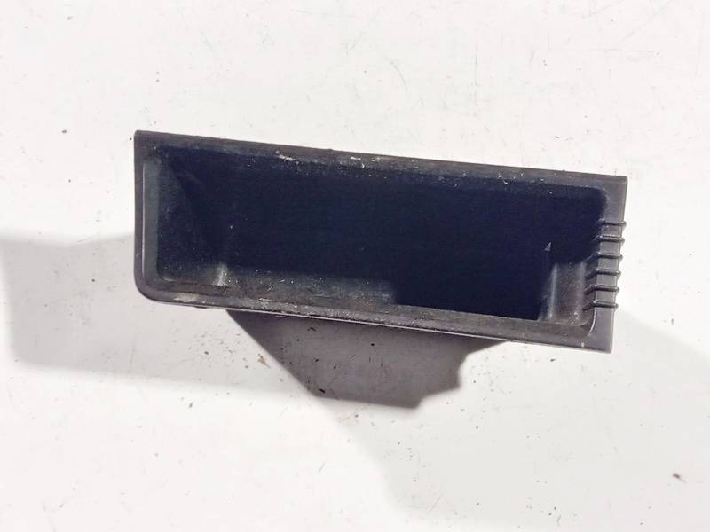 318230100 Volkswagen Passat 2007 Center Console Ashtray (Ash Tray)