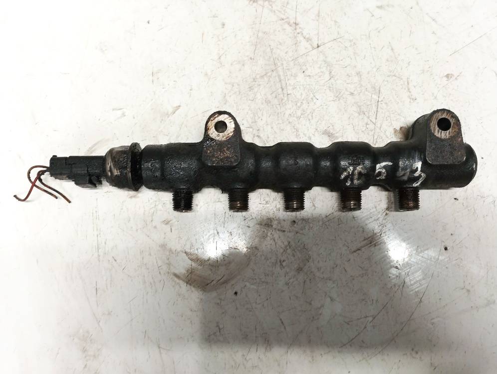 9654592680 Peugeot 308 2008 Fuel injector rail (injectors)(Fuel distributor)