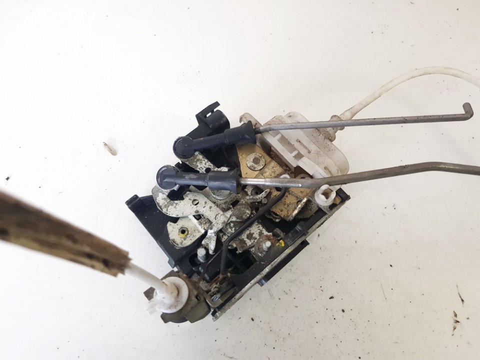 8D1837016F Audi A4 1998 Door Lock Mechanism - FRONT RIGHT