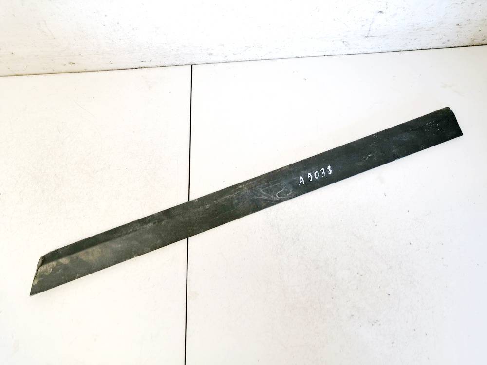 3C0854949 Volkswagen Passat 2008 arrière gauche garniture porte de moulage