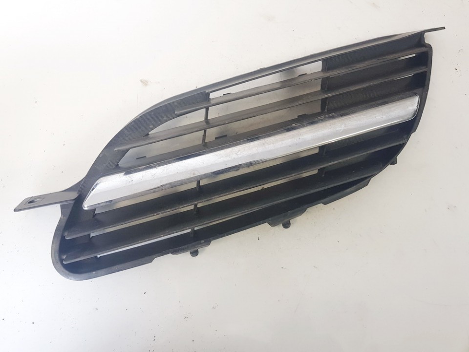 9381M010 Nissan Almera Tino 2002 Priekines groteles P.