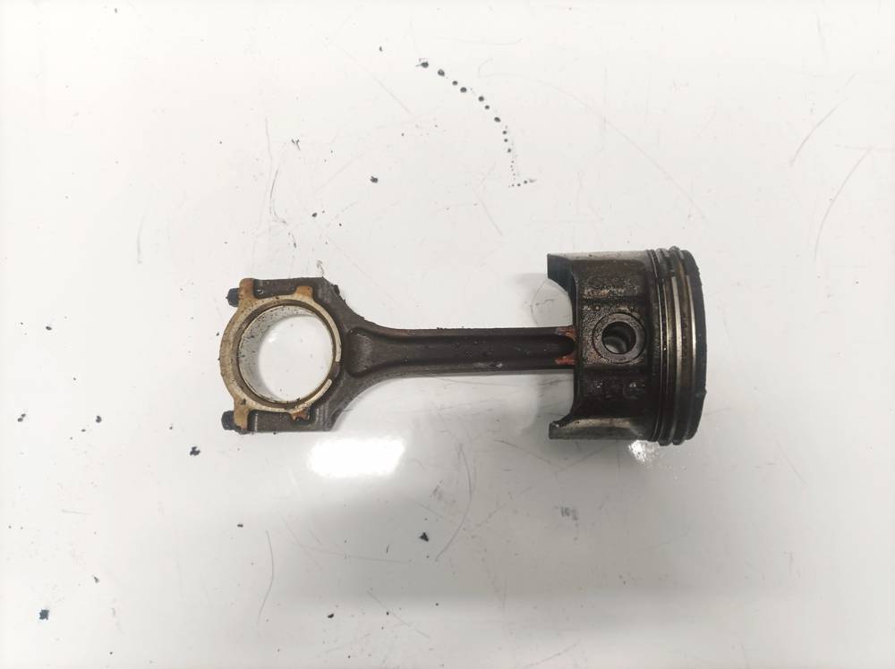 Mazda 2 2003 Mäntä ja vauhtipyörä