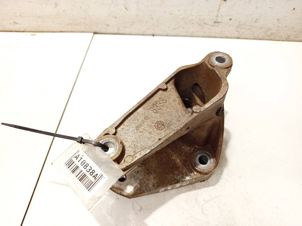 X00765B Opel Antara 2013 Wspornik silnika