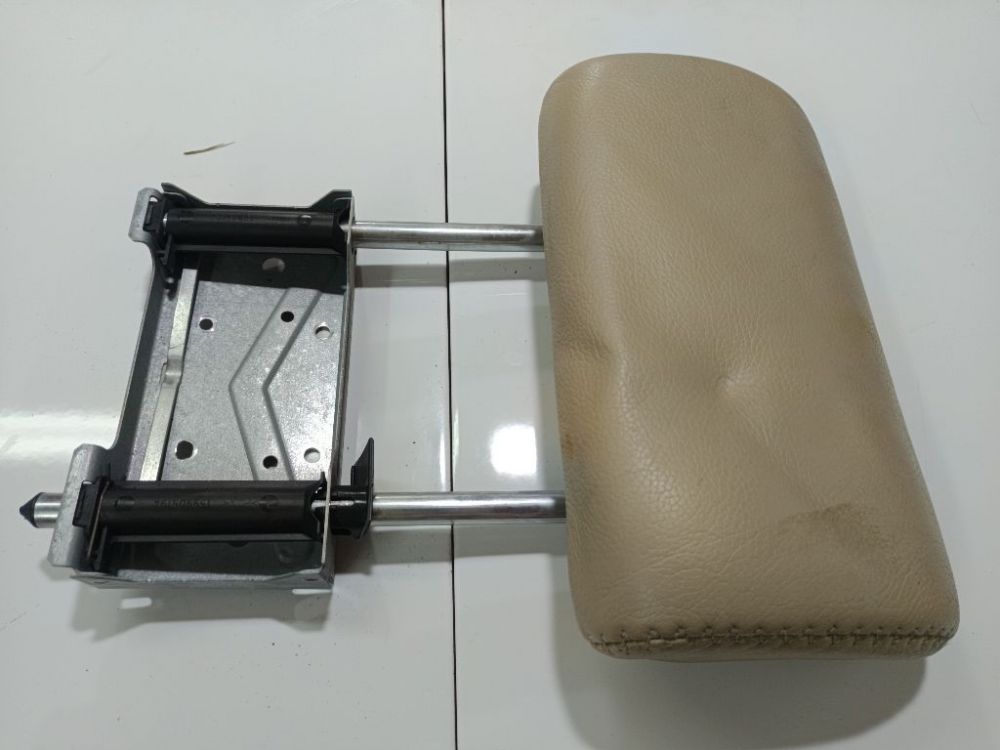 Volvo XC 70 2002 Istuimen pääntuki