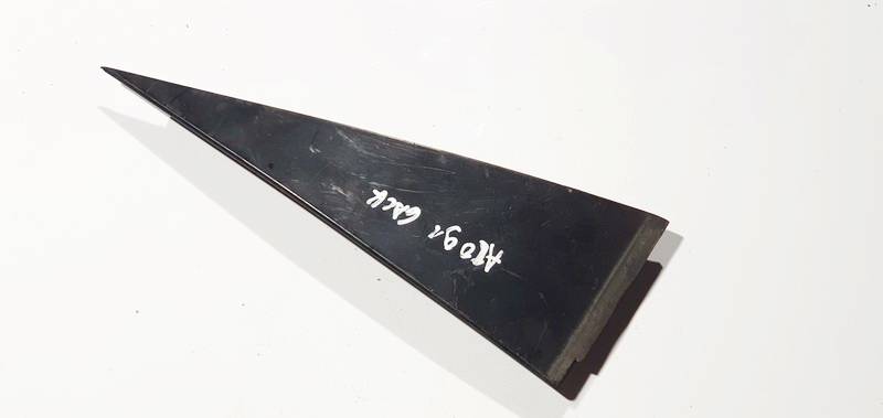 Toyota Yaris 1999 Wykończenie wnętrza (plastikowe elementy) - Thumbnail 3