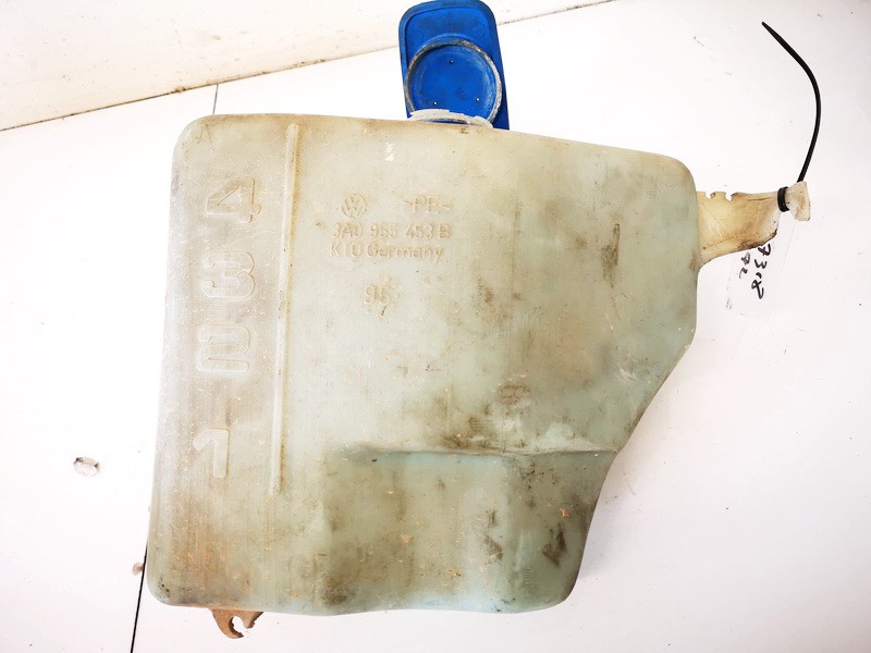 3A0955453B Volkswagen Passat 1995 Windshield Washer Reservoir tank (WASHER BOTTLE)