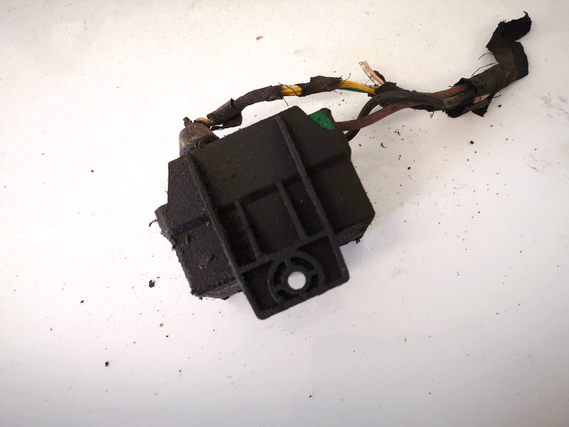 9639912580 51299011a Glow plug relay Peugeot 206 2001 2.0L 15EUR
