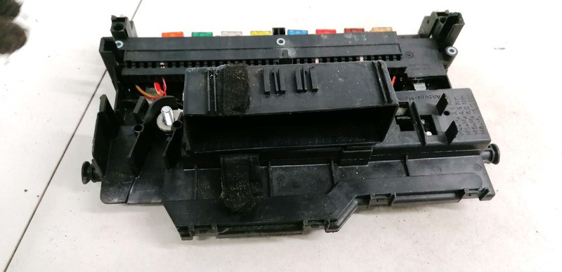 8364540 BMW 3-Series 2000 Fuse box - Thumbnail 3