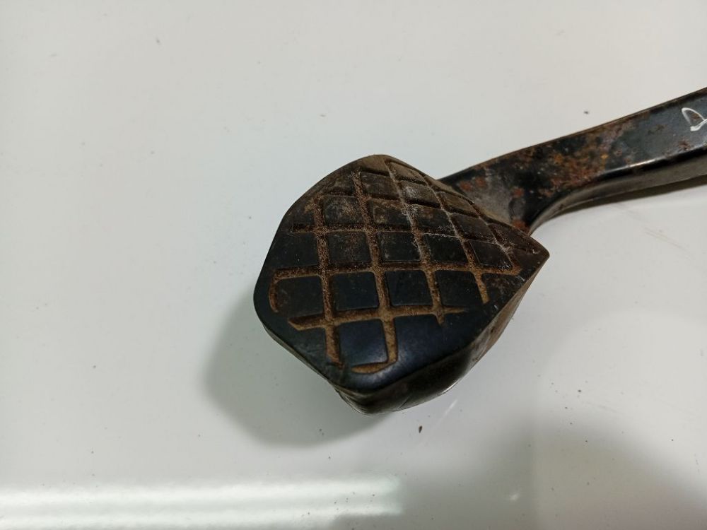 Skoda Superb 2002 Clutch pedal - Thumbnail 2