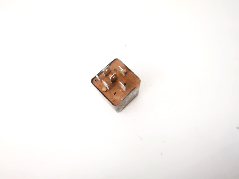 443919533a 898532000 Relay module Volkswagen Passat 1993 1.9L 4EUR