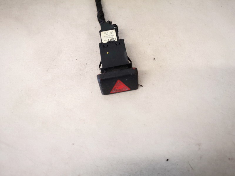8E0941509 Audi A4 2003 Hazard switch