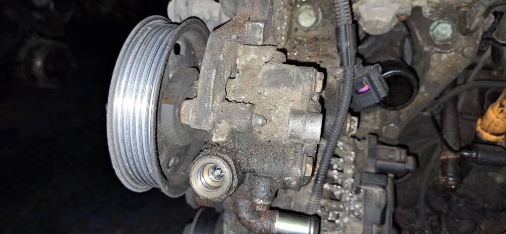 038145255B Volkswagen Bora 1999 Pump assembly - Power steering pump - Thumbnail 4