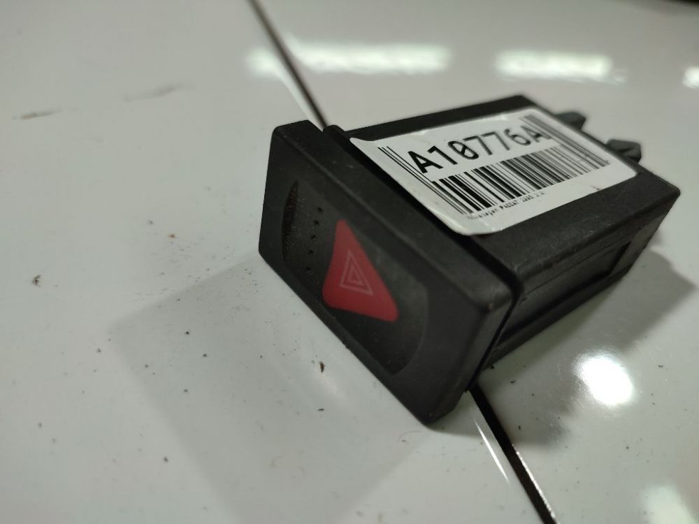 3B0953235D Volkswagen Passat 2005 Hazard switch - Thumbnail 2