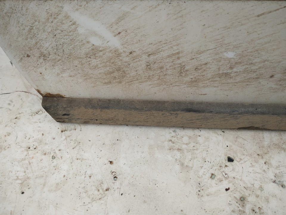 Volkswagen Passat 2004 Zewnętrzna listwa drzwi - PRZEDNIE LEWE - Thumbnail 2