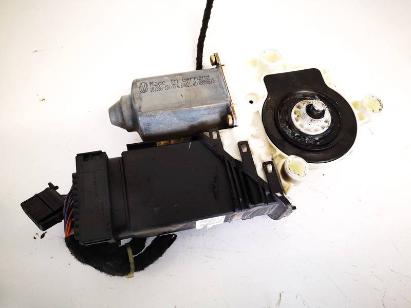 1J1959802D Volkswagen Golf 2001 Window Motor - FRONT RIGHT - Thumbnail 3