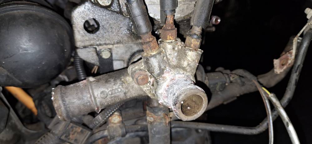 038121133A Volkswagen Bora 1999 Thermostat Housing (Flange)