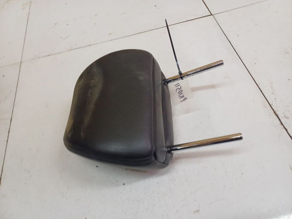 Honda Accord 2004 Seat headrest - Thumbnail 2