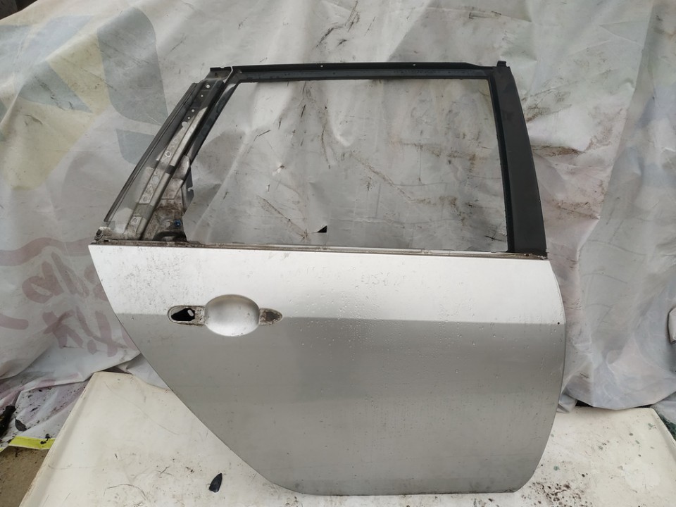 Nissan Primera 2003 portes arrière droite