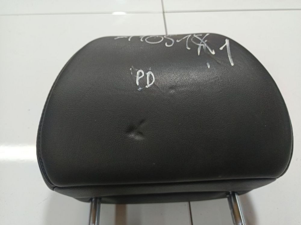 Honda Accord 2004 Seat headrest - Thumbnail 4