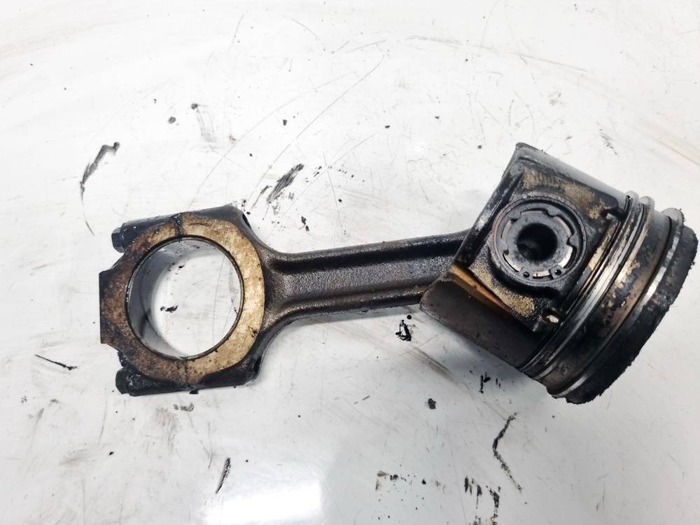 Opel Zafira 2005 Tłok z korbowodem