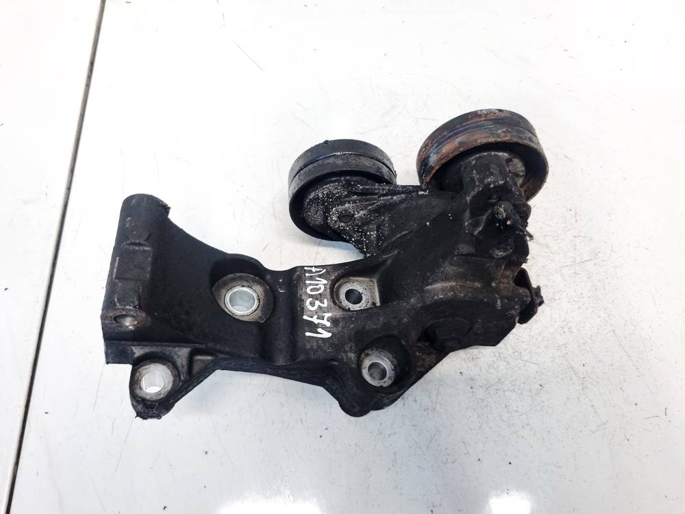 Opel Astra 2006 Engine Mount Bracket and Gearbox Mount Bracket
