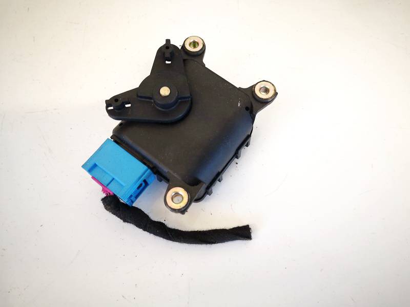 8D1820511B Volkswagen Passat 2001 Heater Vent Flap Control Actuator Motor - Thumbnail 3
