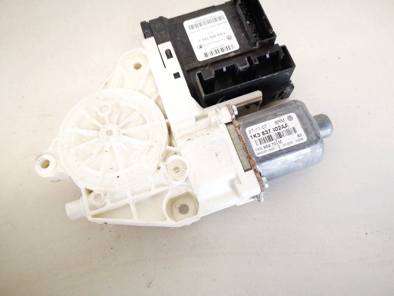 1K3837402AA Volkswagen Golf 2004 Window Motor - FRONT RIGHT