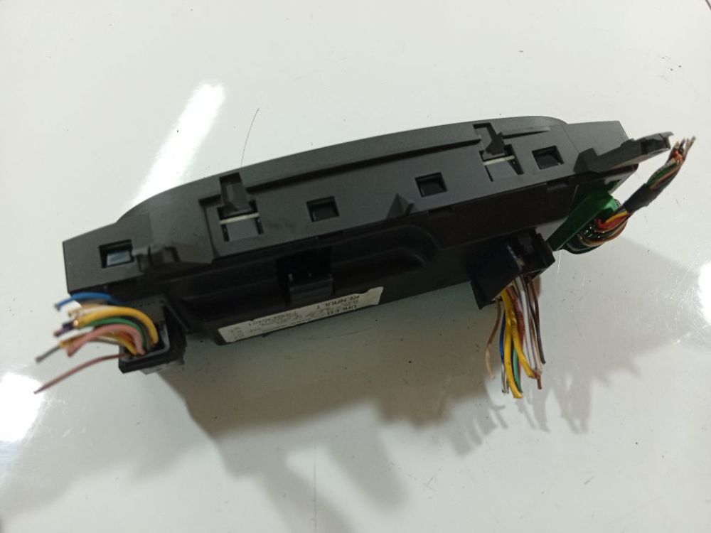 69470002 Renault Scenic 2002 Climate Control Panel (heater control switches) - Thumbnail 3