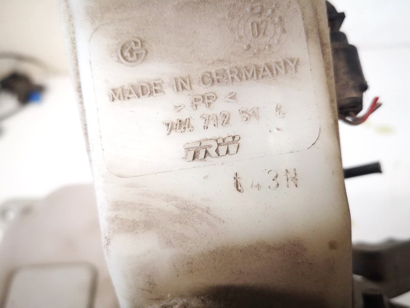 744712514 used Brake Master Cylinder Reservoir Toyota Corolla 2003 1.4L EIS01630222 Used