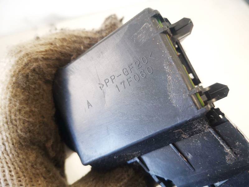 17F060 Toyota Prius 2006 Wiper ARM STEERING COLUMN SWITCH - Thumbnail 3