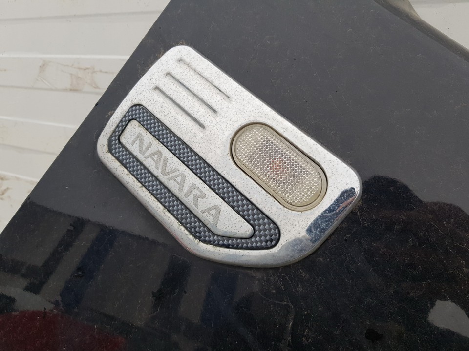 Nissan Navara 2005 Molding door - FRONT RIGHT