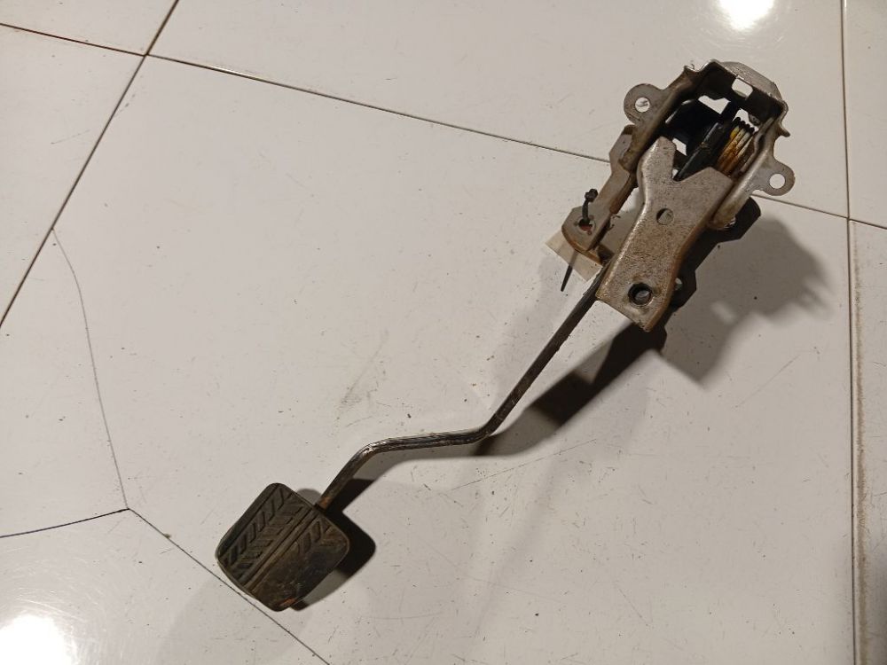 Mazda Premacy 2001 Bremžu pedālis