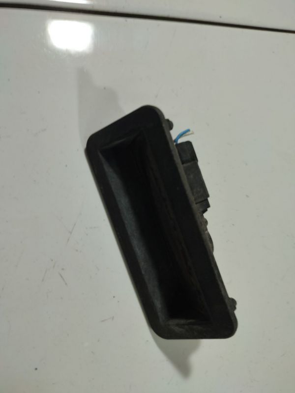 6M5119B514AD Ford Fiesta 2012 Tailgate Boot Opening Switch and Handle - REAR