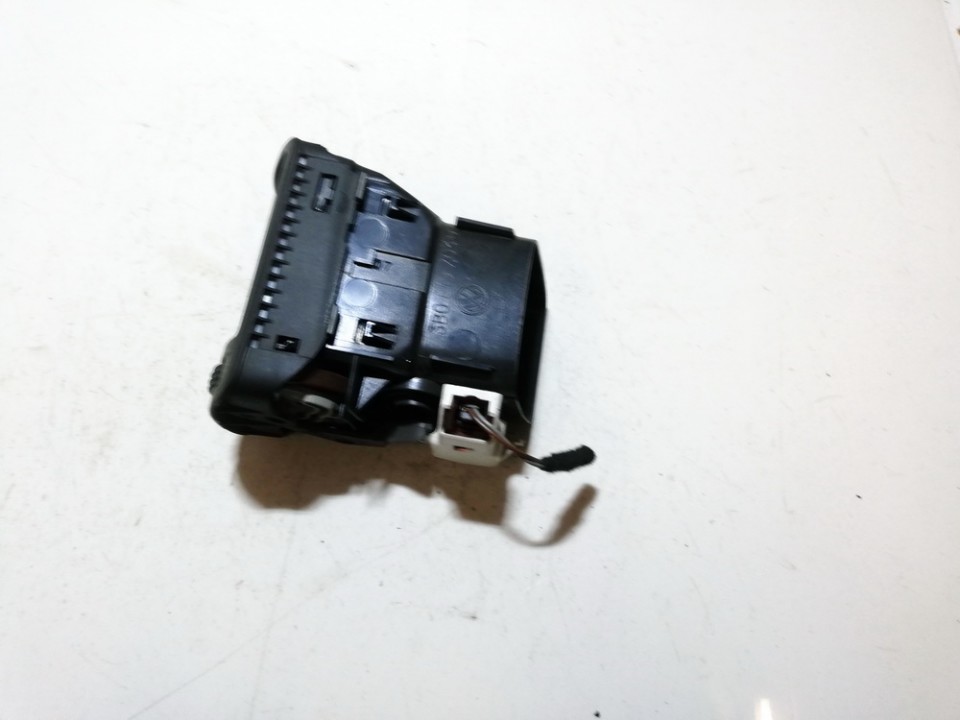 3B0819703D Volkswagen Passat 2002 Dash Vent (Air Vent Grille) - LEFT - Thumbnail 2